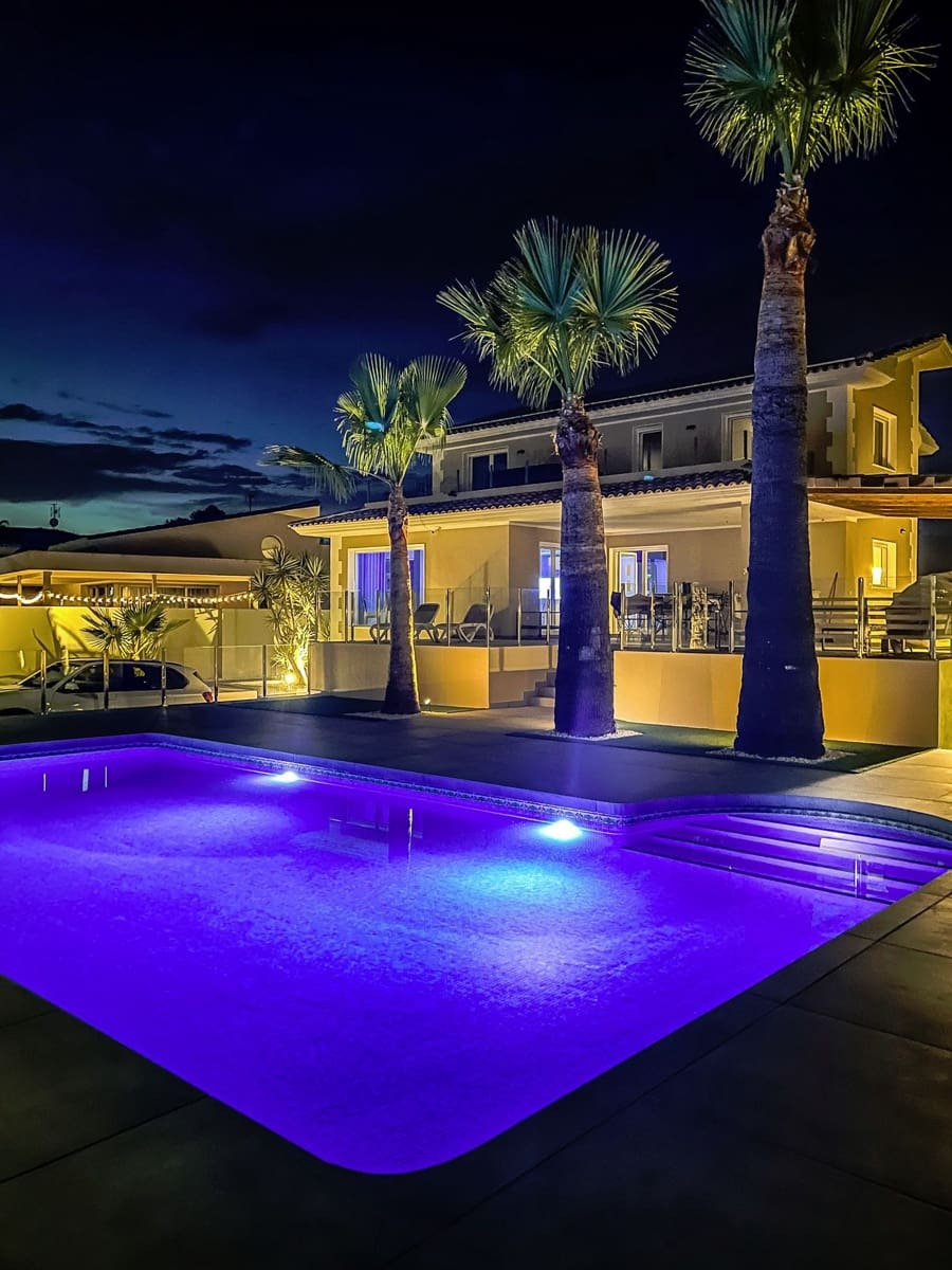 4 soverom Villa til salgs i Alfaz del Pi / L'Alfas del Pi med svømmebasseng garasje - € 1 195 000 (Ref: 8475830)