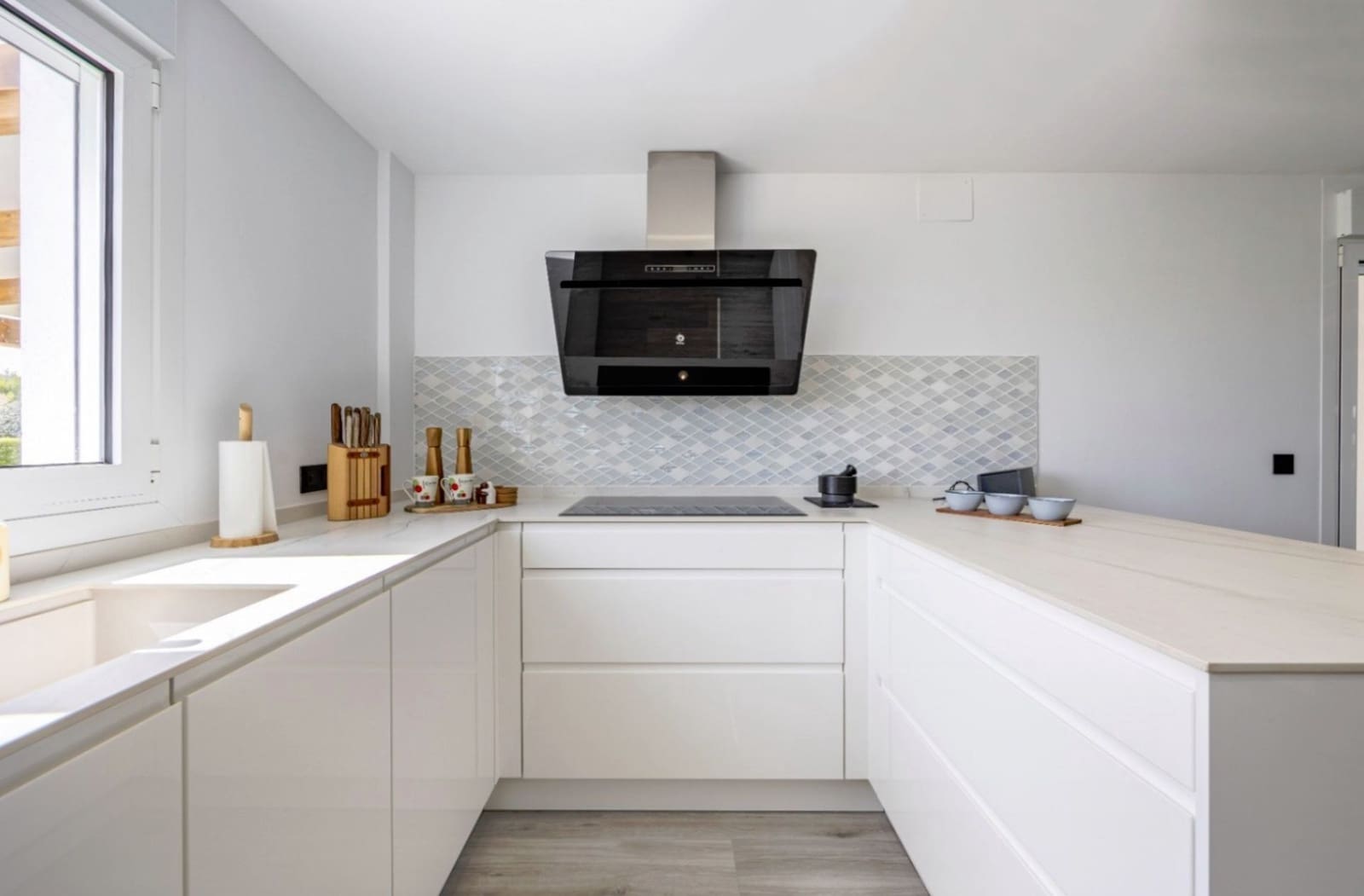 4 soverom Villa til salgs i Alfaz del Pi / L'Alfas del Pi med svømmebasseng garasje - € 1 195 000 (Ref: 8475830)