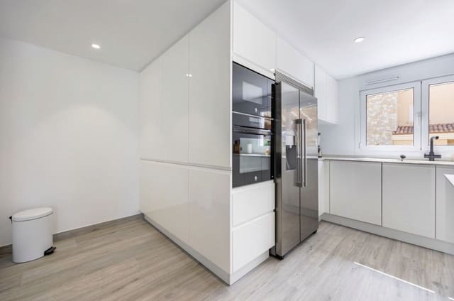 4 soverom Villa til salgs i Pueblo - Urbanizaciones, Alfaz del Pi / L'Alfàs del Pi med svømmebasseng garasje - € 1 195 000 (Ref: 8475830)