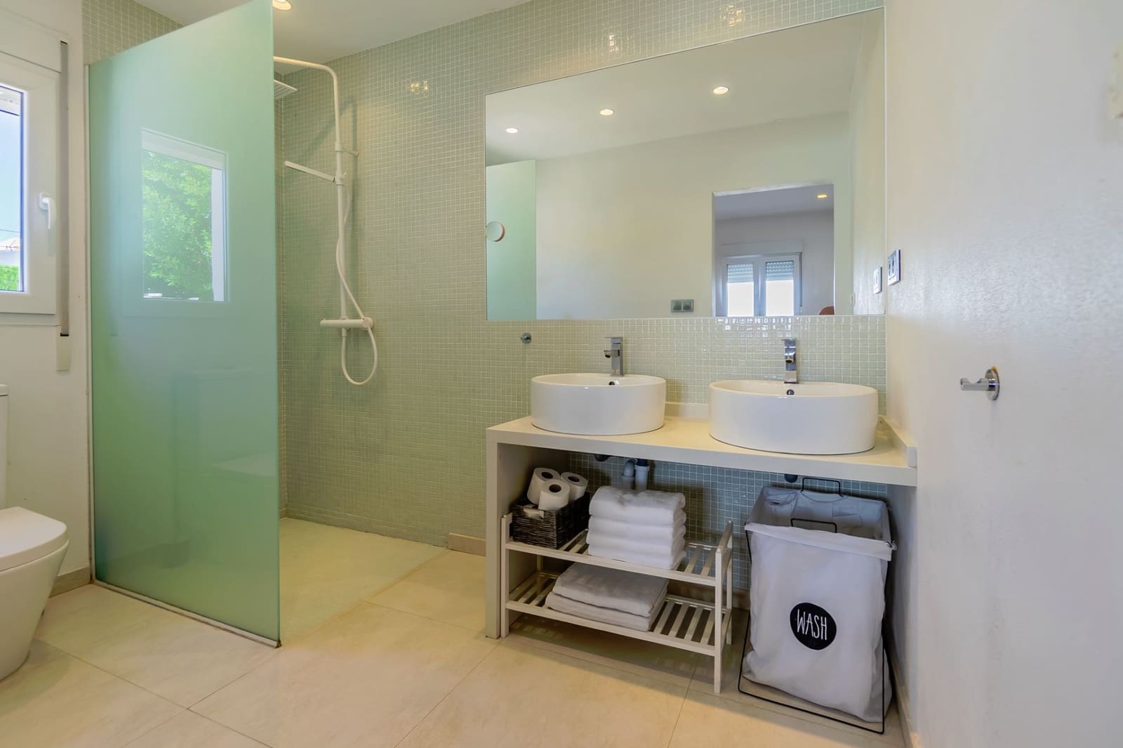 5 makuuhuone Huvila myytävänä paikassa La Nucia mukana uima-altaan 
autotalli - 695 000 € (Ref: 8797140)