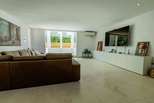 5 makuuhuone Huvila myytävänä paikassa La Nucia mukana uima-altaan 
autotalli - 695 000 € (Ref: 8797140)