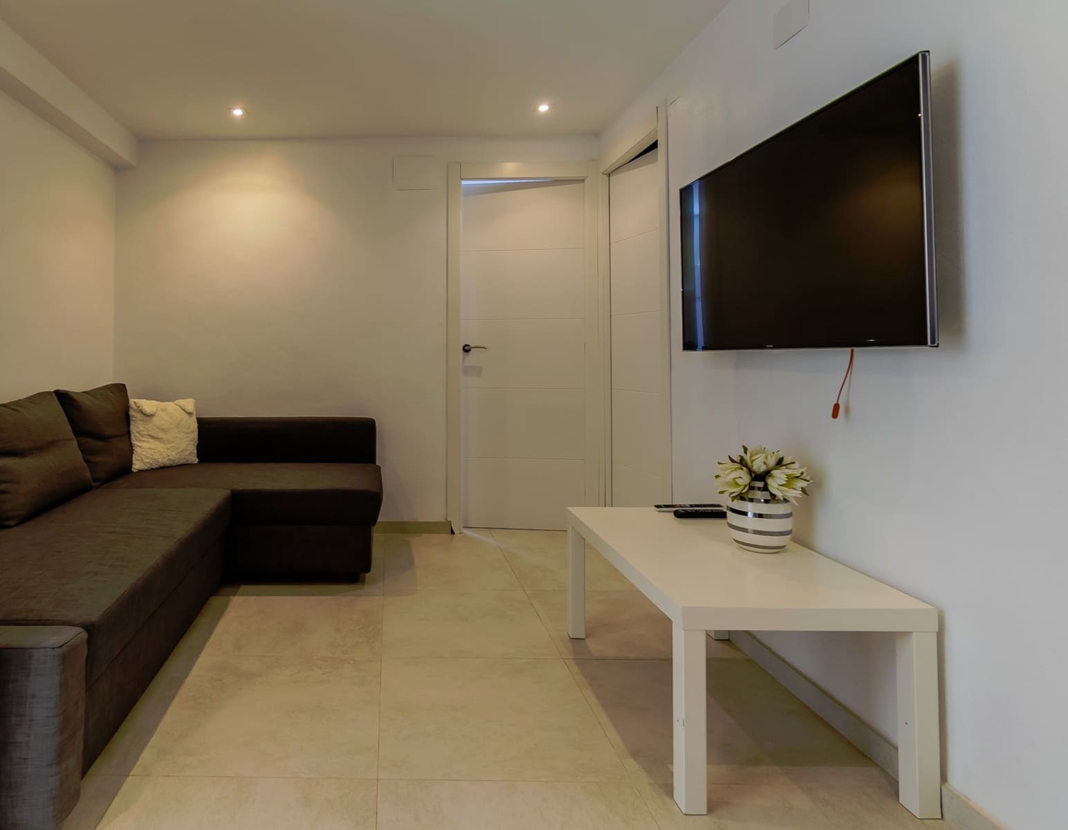 5 makuuhuone Huvila myytävänä paikassa La Nucia mukana uima-altaan 
autotalli - 695 000 € (Ref: 8797140)