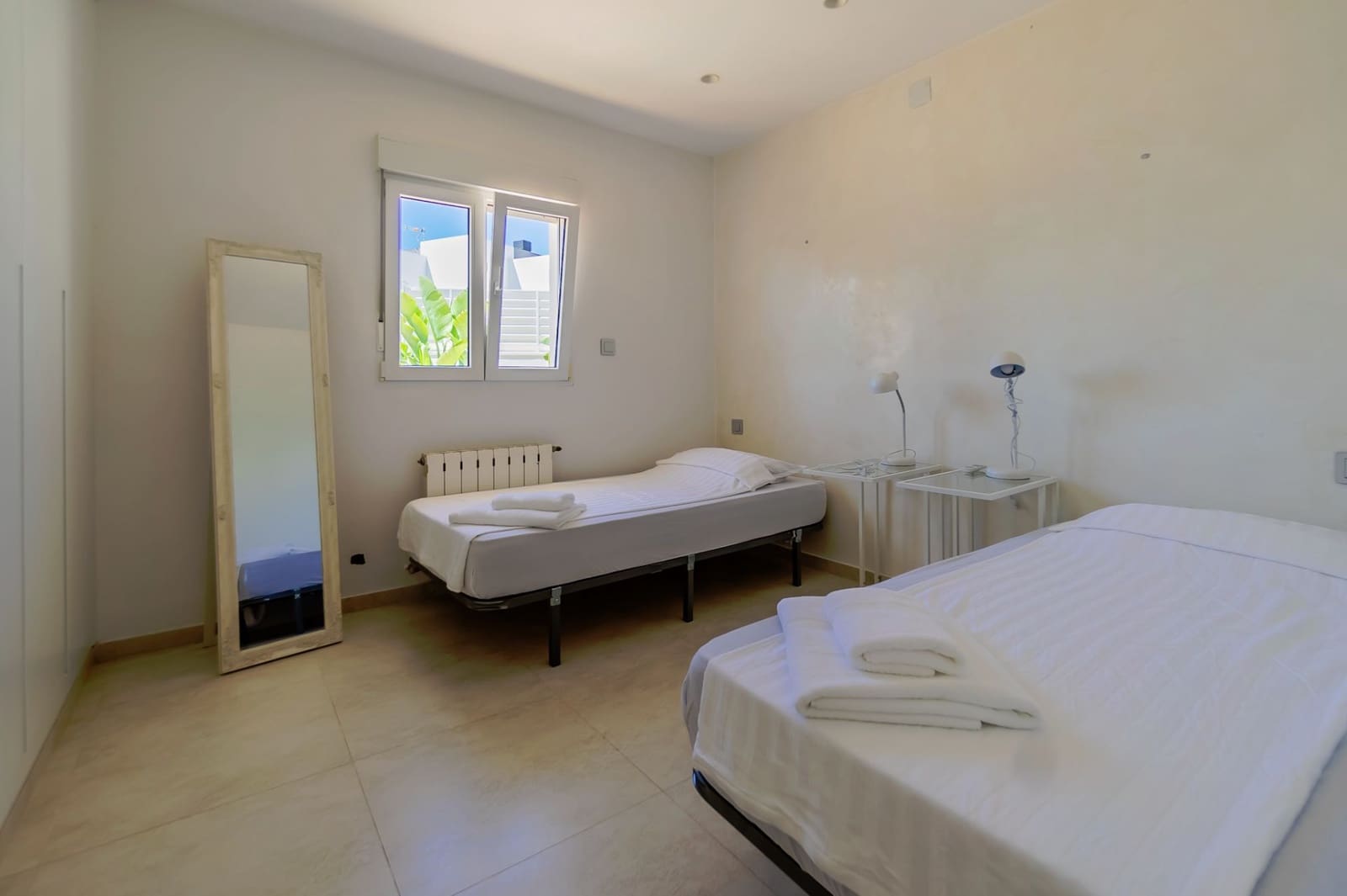 5 makuuhuone Huvila myytävänä paikassa La Nucia mukana uima-altaan 
autotalli - 695 000 € (Ref: 8797140)