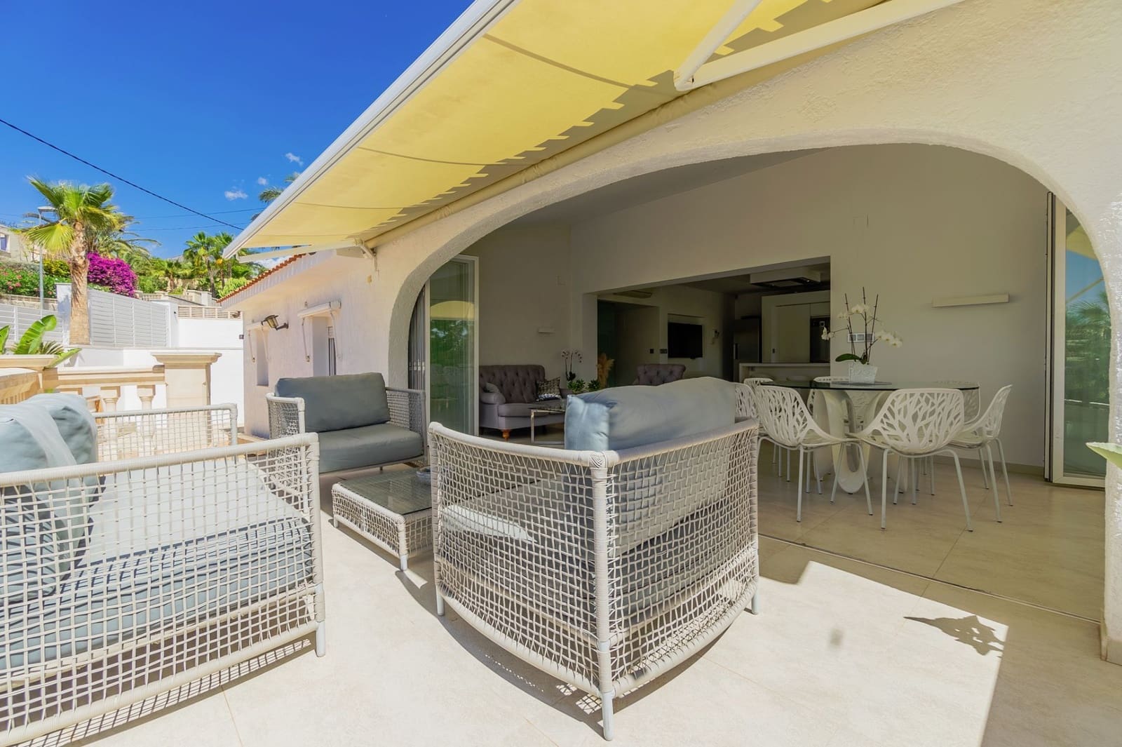 5 makuuhuone Huvila myytävänä paikassa La Nucia mukana uima-altaan 
autotalli - 695 000 € (Ref: 8797140)