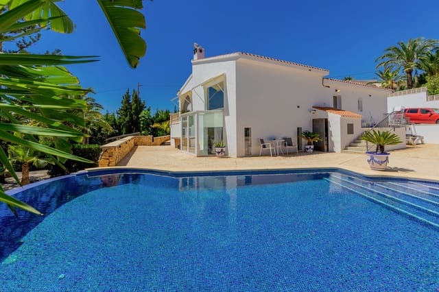 5 makuuhuone Huvila myytävänä paikassa La Nucia mukana uima-altaan 
autotalli - 695 000 € (Ref: 8797140)