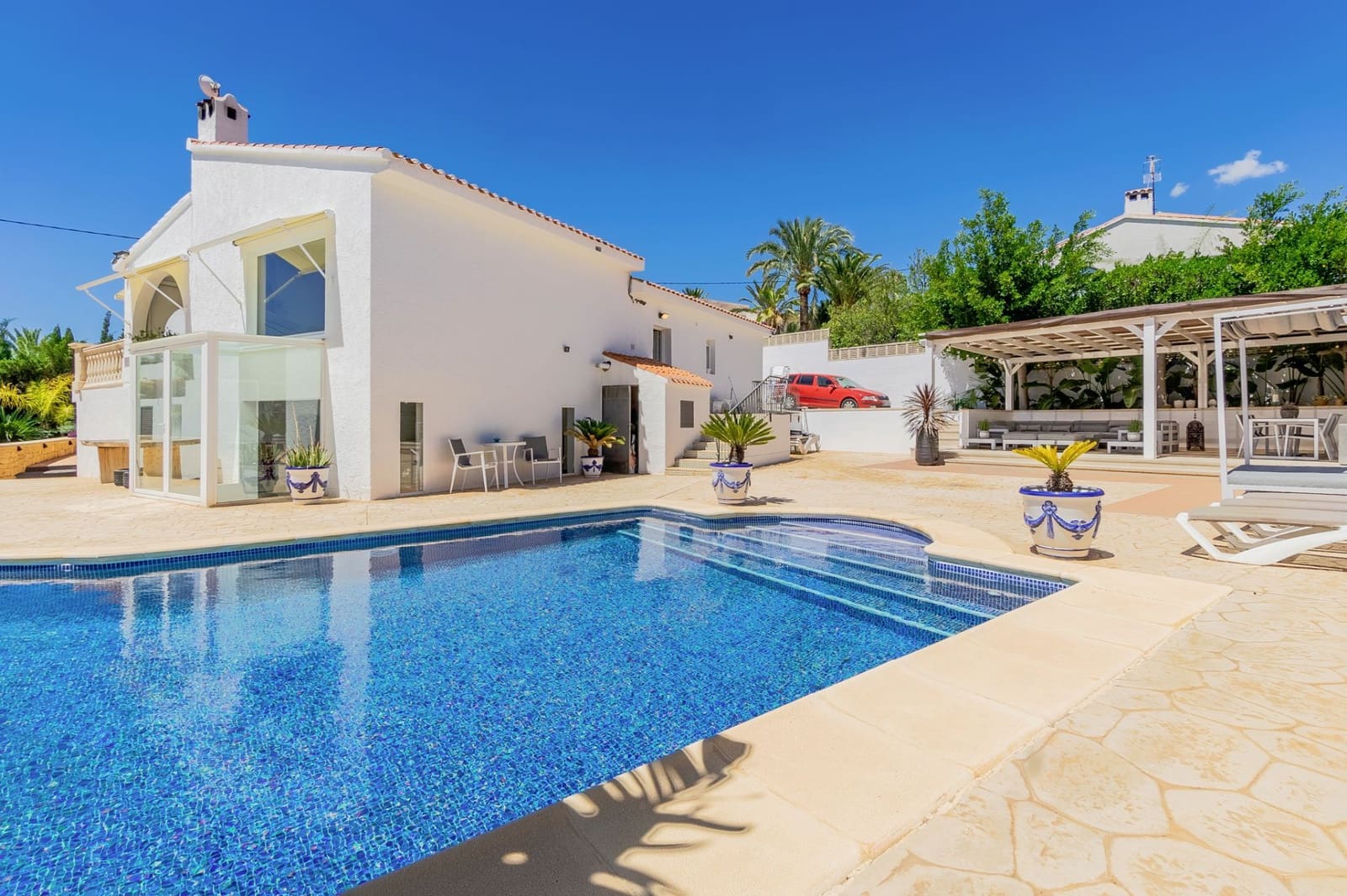 5 makuuhuone Huvila myytävänä paikassa La Nucia mukana uima-altaan 
autotalli - 695 000 € (Ref: 8797140)