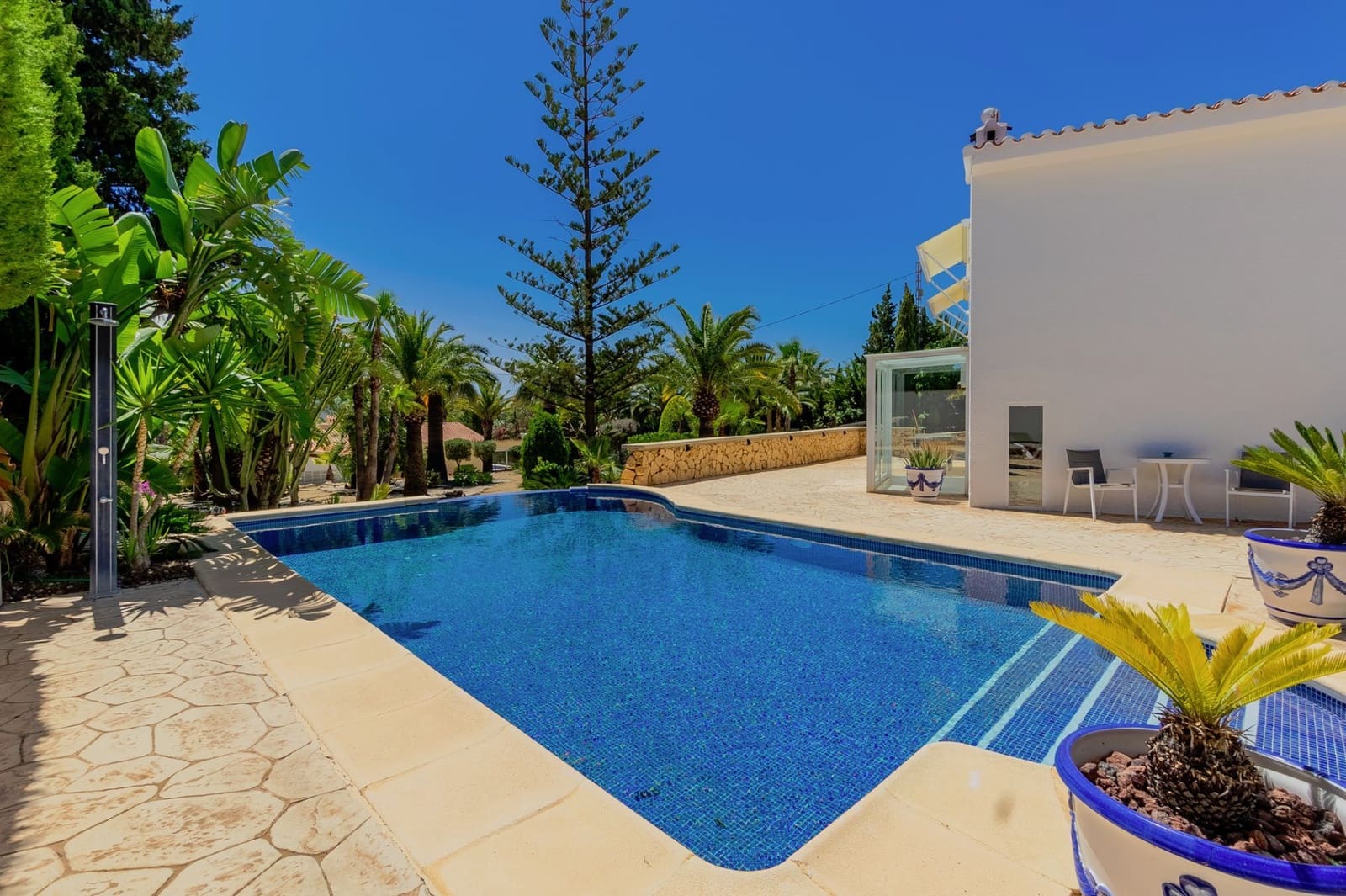 5 makuuhuone Huvila myytävänä paikassa La Nucia mukana uima-altaan 
autotalli - 695 000 € (Ref: 8797140)