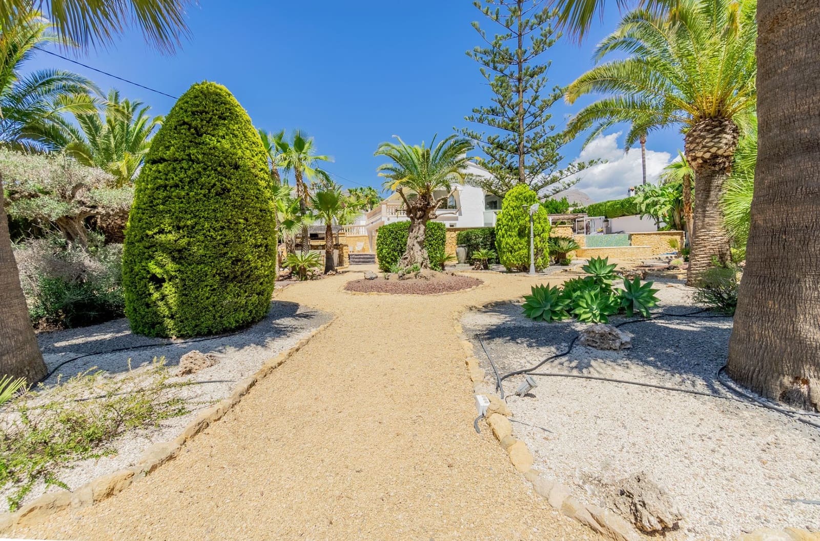 5 makuuhuone Huvila myytävänä paikassa La Nucia mukana uima-altaan 
autotalli - 695 000 € (Ref: 8797140)