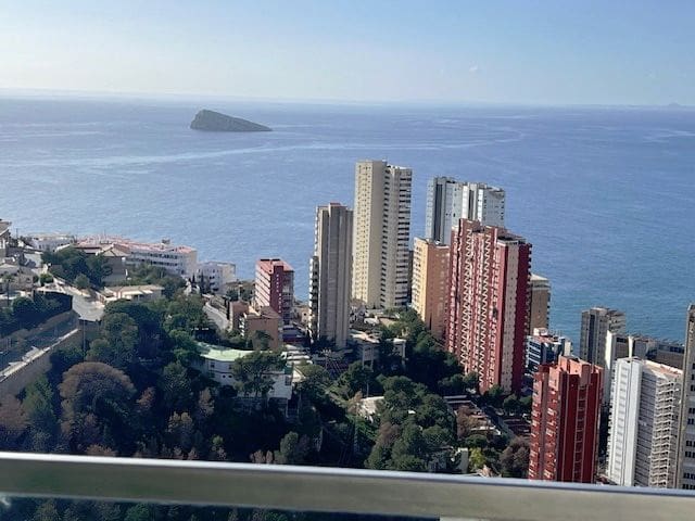 2 soverom Penthouse til salgs i Benidorm med svømmebasseng garasje - € 890 000 (Ref: 8892782)