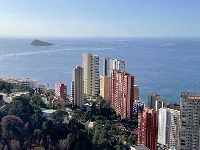 2 soverom Penthouse til salgs i Benidorm med svømmebasseng garasje - € 890 000 (Ref: 8892782)