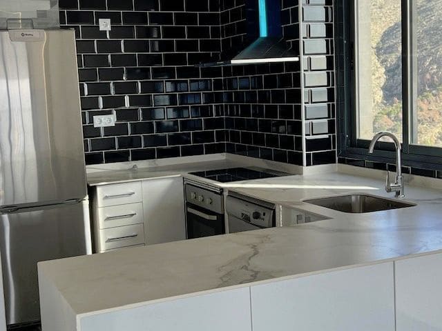 2 soverom Penthouse til salgs i Benidorm med svømmebasseng garasje - € 890 000 (Ref: 8892782)