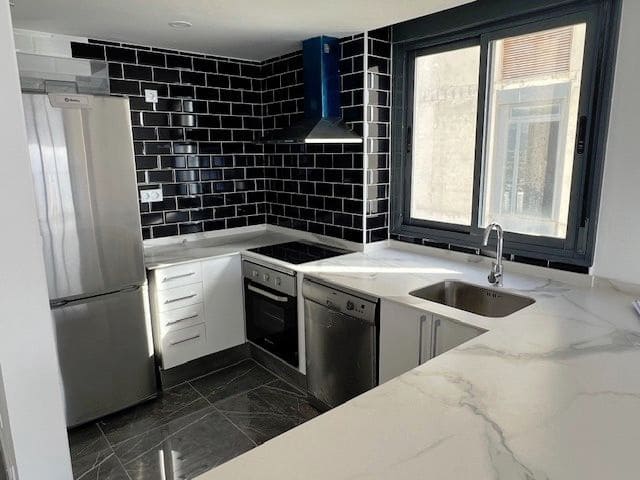 2 soverom Penthouse til salgs i Benidorm med svømmebasseng garasje - € 890 000 (Ref: 8892782)