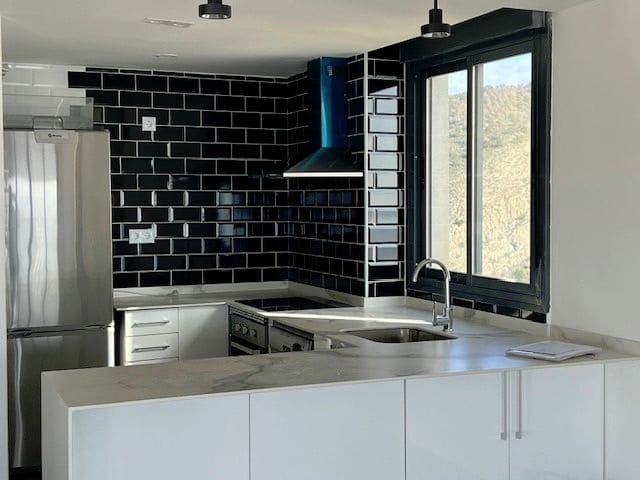 2 soverom Penthouse til salgs i Benidorm med svømmebasseng garasje - € 890 000 (Ref: 8892782)