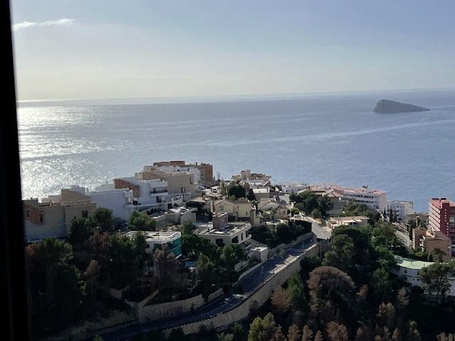 2 soverom Penthouse til salgs i Benidorm med svømmebasseng garasje - € 890 000 (Ref: 8892782)