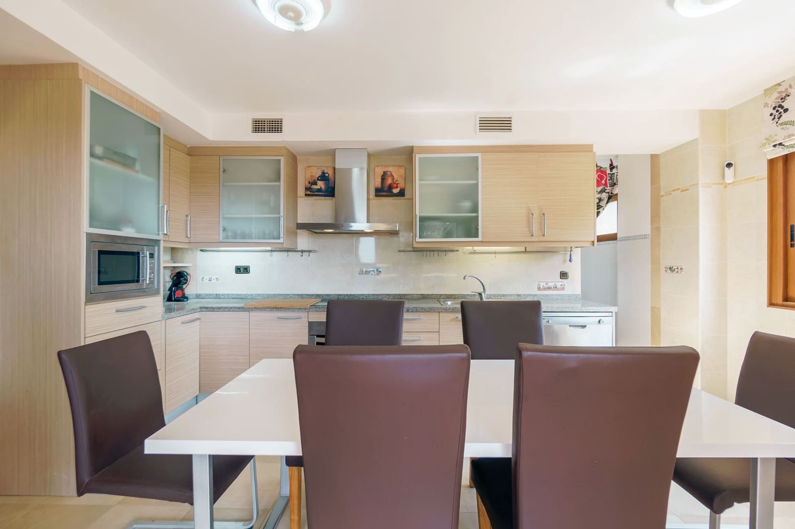 4 Zimmer Villa zu verkaufen in Altea mit Pool Garage - 632.000 € (Ref: 8910811)