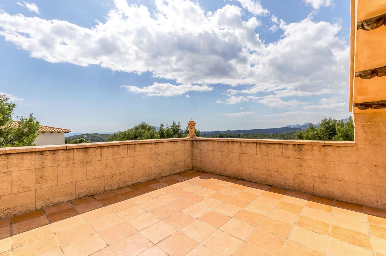 4 Zimmer Villa zu verkaufen in Altea mit Pool Garage - 632.000 € (Ref: 8910811)