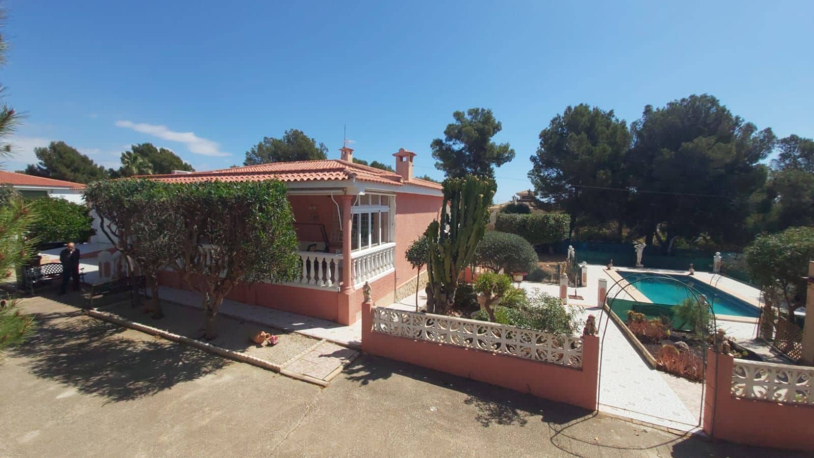 Chalet de 4 habitaciones en La Nucia en venta con piscina garaje - 560.000 € (Ref: 8921059)