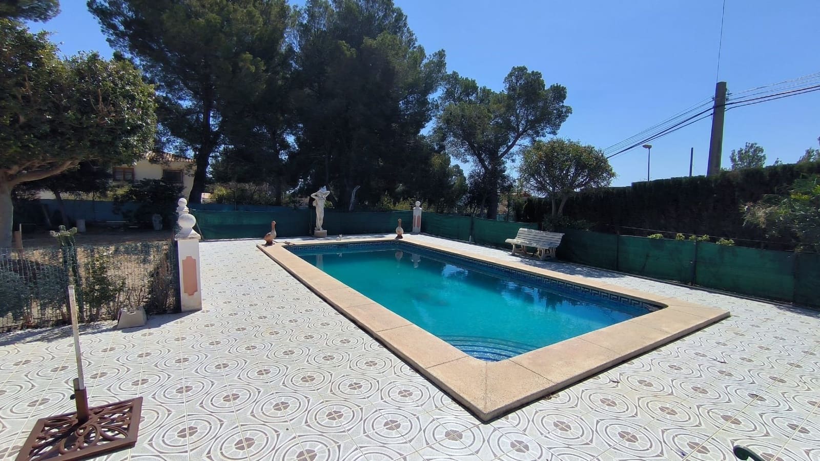 Chalet de 4 habitaciones en La Nucia en venta con piscina garaje - 560.000 € (Ref: 8921059)
