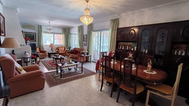 Chalet de 4 habitaciones en La Nucia en venta con piscina garaje - 560.000 € (Ref: 8921059)