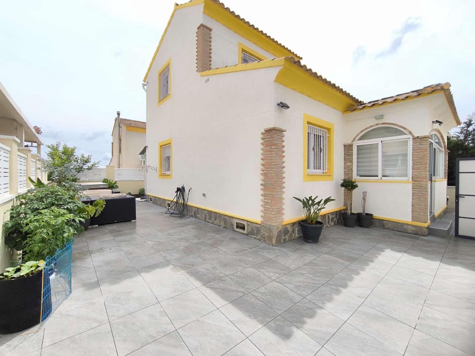 3 Zimmer Villa zu verkaufen in Polop mit Pool Garage - 340.000 € (Ref: 9022939)