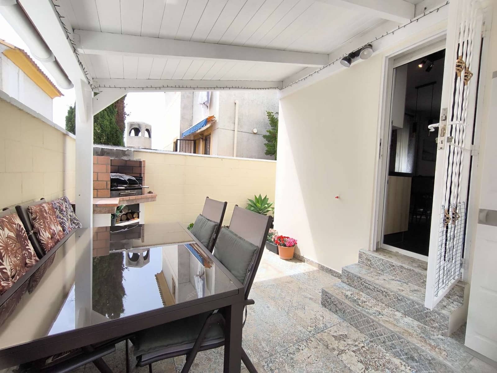 3 Zimmer Villa zu verkaufen in Polop mit Pool Garage - 340.000 € (Ref: 9022939)