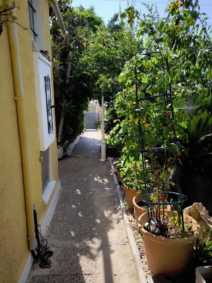 4 soverom Kjedet enebolig til salgs i La Nucia med svømmebasseng garasje - € 320 000 (Ref: 9075715)