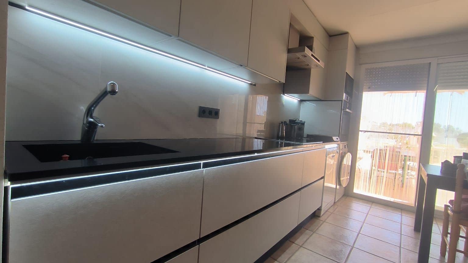 4 slaapkamer Halfvrijstaande villa te koop in Alfaz del Pi / L'Alfas del Pi - € 360.000 (Ref: 9111863)