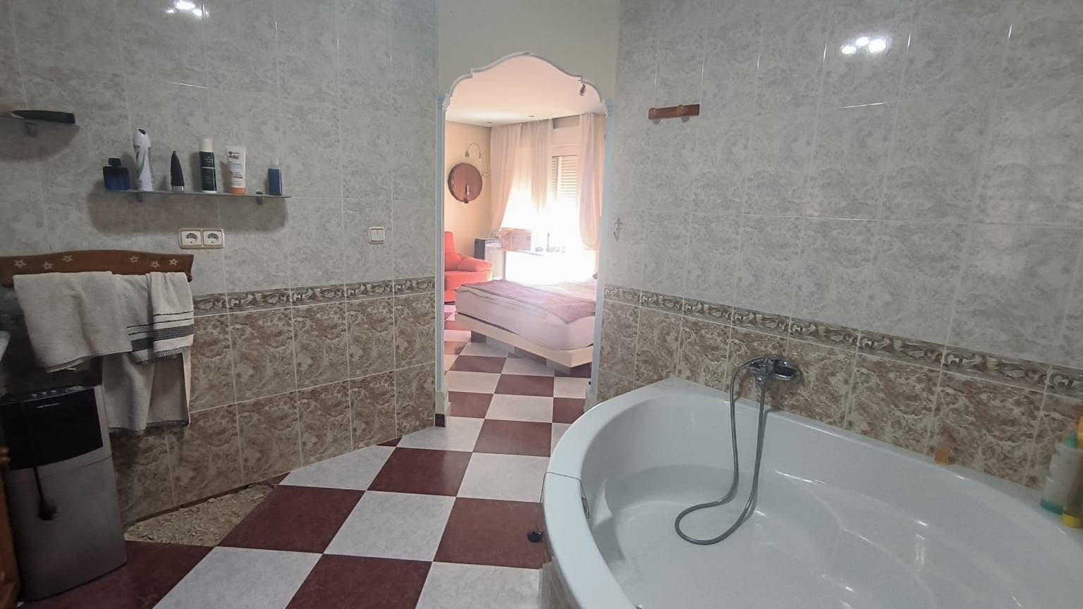 4 slaapkamer Halfvrijstaande villa te koop in Alfaz del Pi / L'Alfas del Pi - € 360.000 (Ref: 9111863)