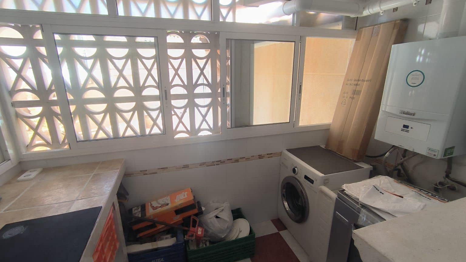 4 slaapkamer Halfvrijstaande villa te koop in Alfaz del Pi / L'Alfas del Pi - € 360.000 (Ref: 9111863)