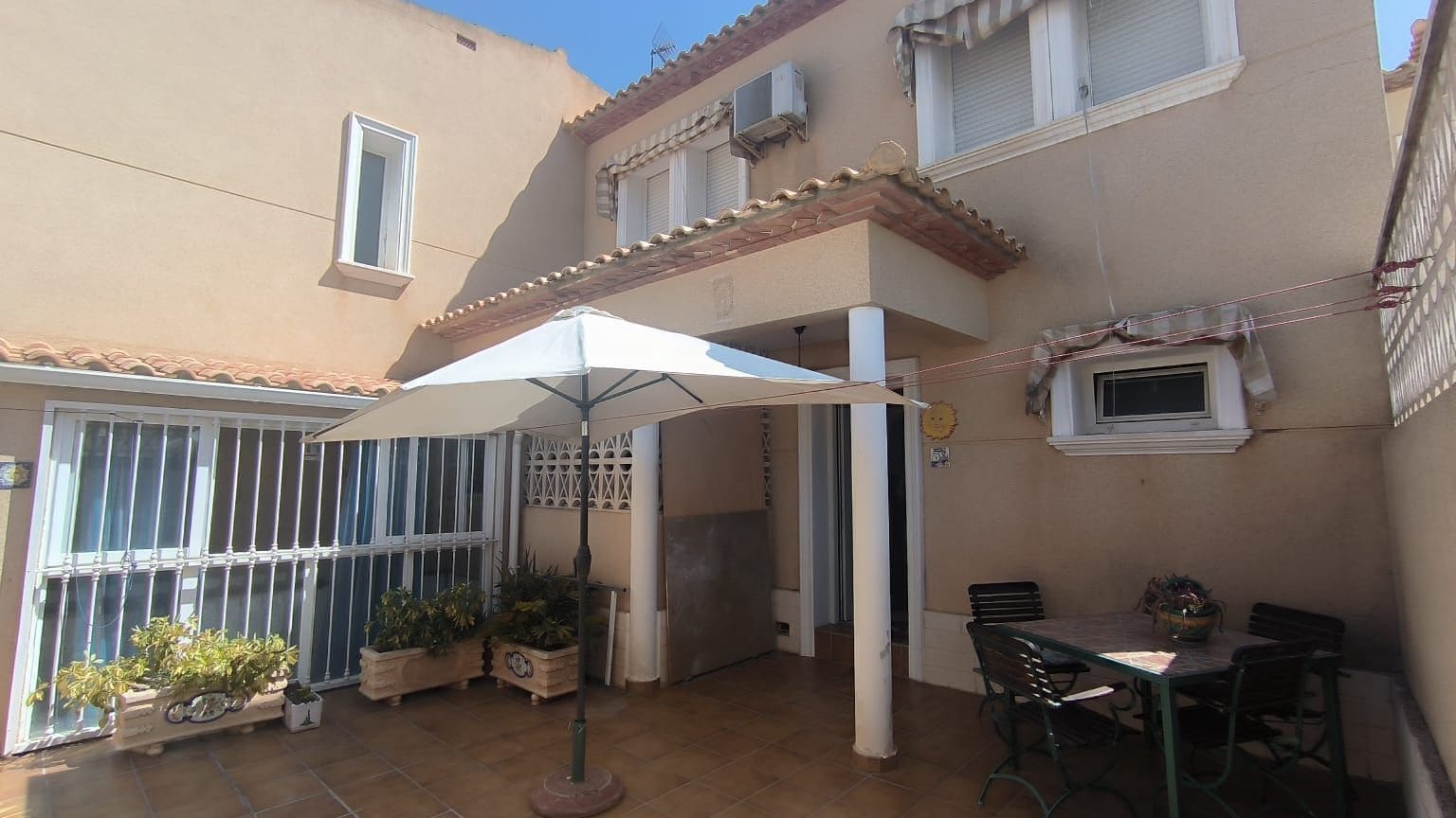 4 slaapkamer Halfvrijstaande villa te koop in Alfaz del Pi / L'Alfas del Pi - € 360.000 (Ref: 9111863)