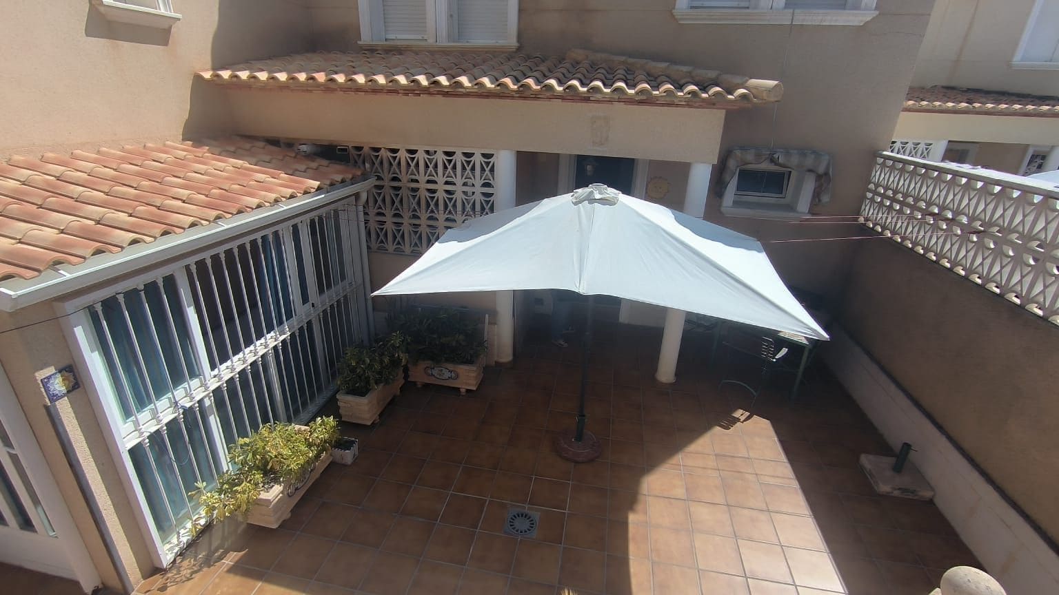 4 slaapkamer Halfvrijstaande villa te koop in Alfaz del Pi / L'Alfas del Pi - € 360.000 (Ref: 9111863)