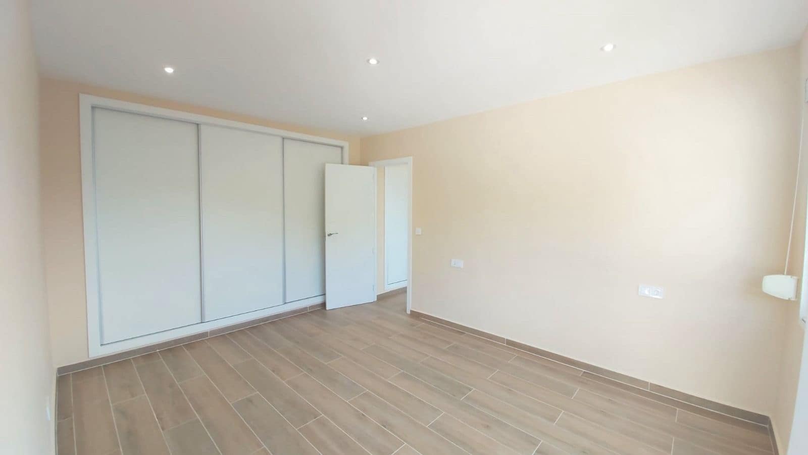 5 Zimmer Villa zu verkaufen in La Nucia mit Pool Garage - 490.000 € (Ref: 9136907)