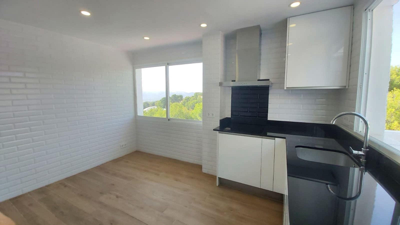 5 Zimmer Villa zu verkaufen in La Nucia mit Pool Garage - 490.000 € (Ref: 9136907)