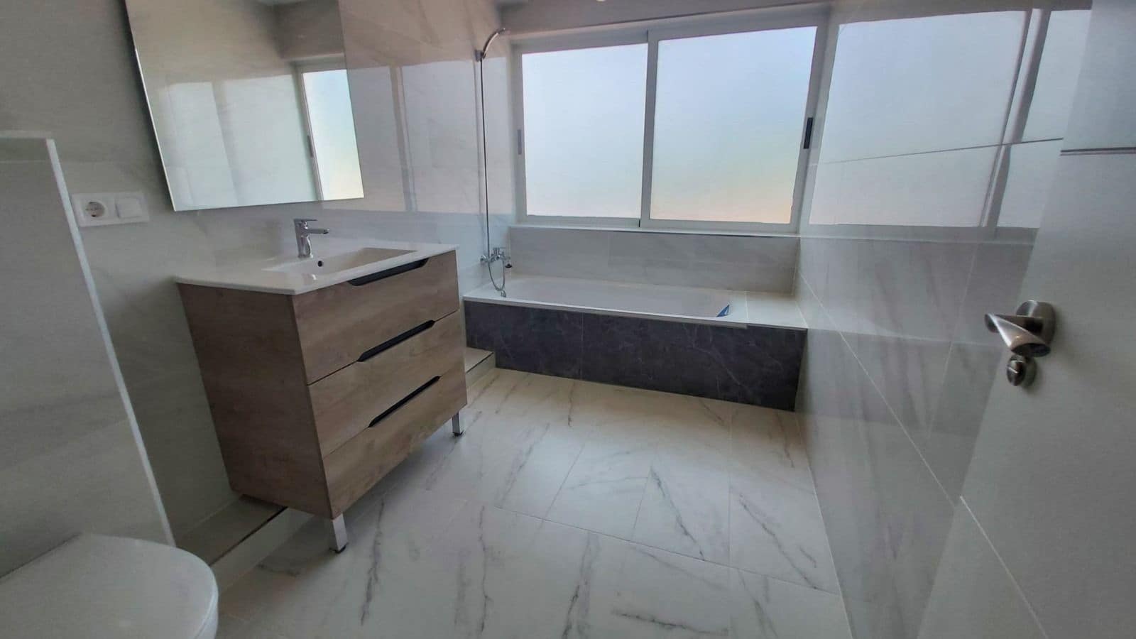 5 Zimmer Villa zu verkaufen in La Nucia mit Pool Garage - 490.000 € (Ref: 9136907)