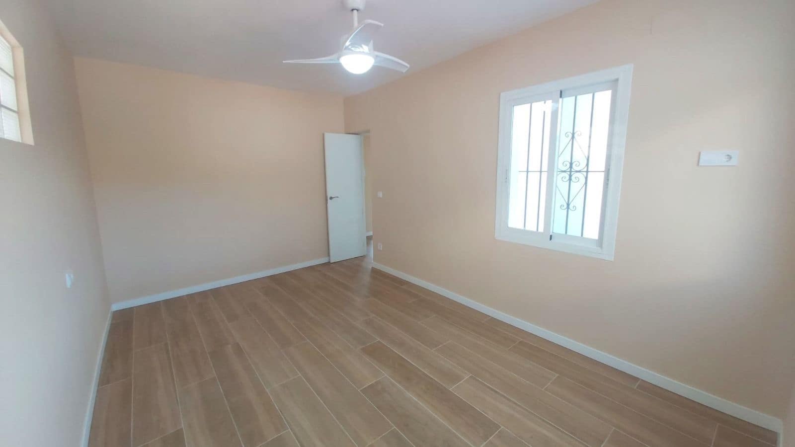 5 Zimmer Villa zu verkaufen in La Nucia mit Pool Garage - 490.000 € (Ref: 9136907)