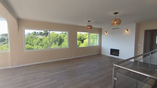 5 bedroom Villa for sale in La Nucia with pool garage - € 490,000 (Ref: 9136907)