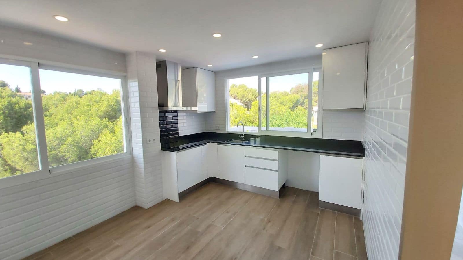 5 Zimmer Villa zu verkaufen in La Nucia mit Pool Garage - 490.000 € (Ref: 9136907)