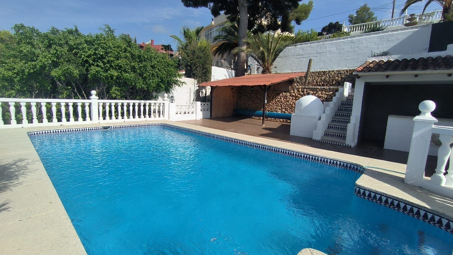 5 Zimmer Villa zu verkaufen in La Nucia mit Pool Garage - 490.000 € (Ref: 9136907)