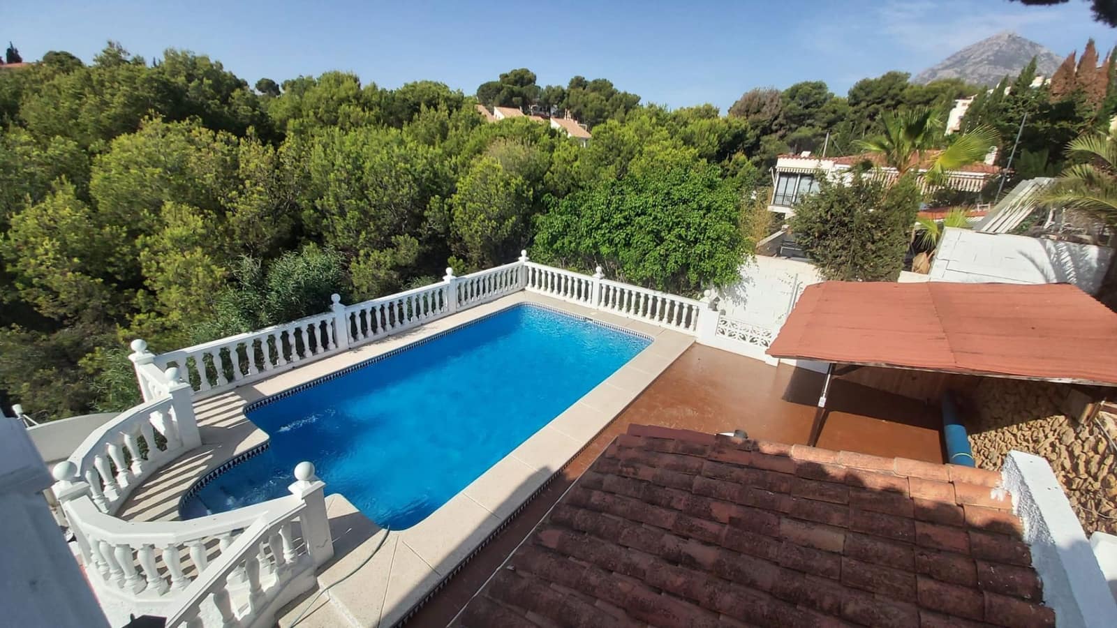 5 Zimmer Villa zu verkaufen in La Nucia mit Pool Garage - 490.000 € (Ref: 9136907)