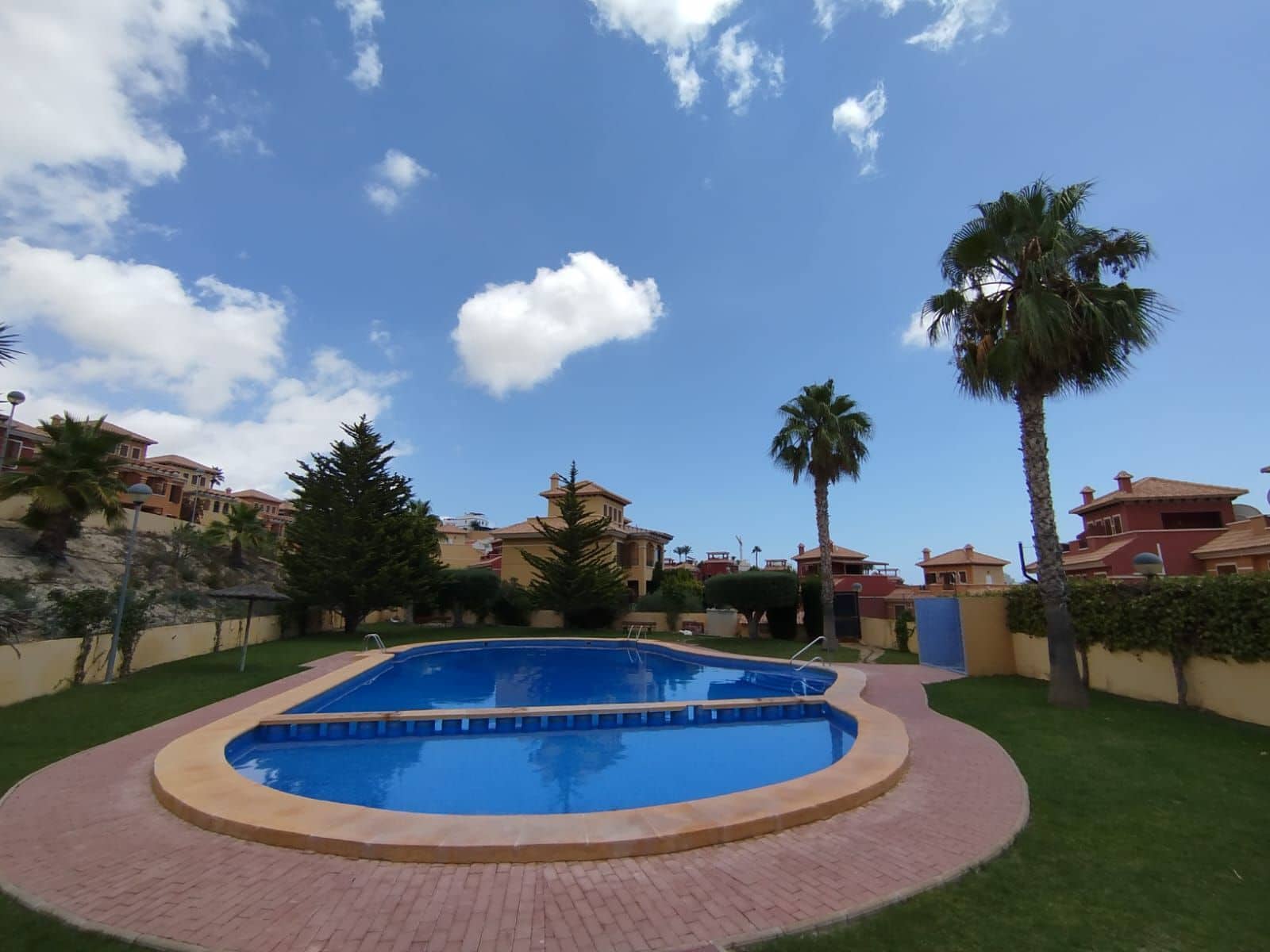 3 soveværelse Semi-Rækkehus til salg i Finestrat med swimmingpool - € 410.000 (Ref: 9183289)