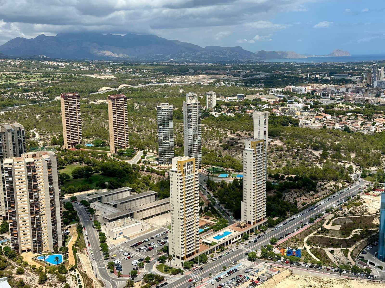 2 bedroom Apartment for sale in Benidorm with pool garage - € 499,000 (Ref: 9185029)