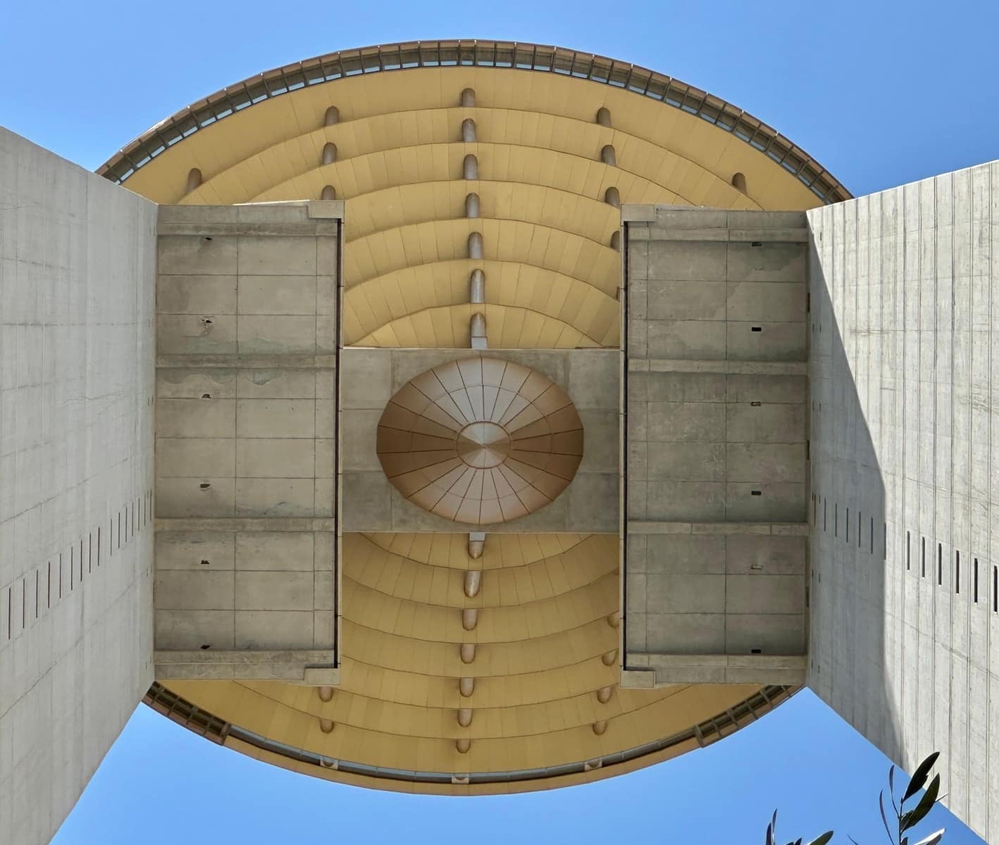 2 bedroom Apartment for sale in Benidorm with pool garage - € 499,000 (Ref: 9185029)