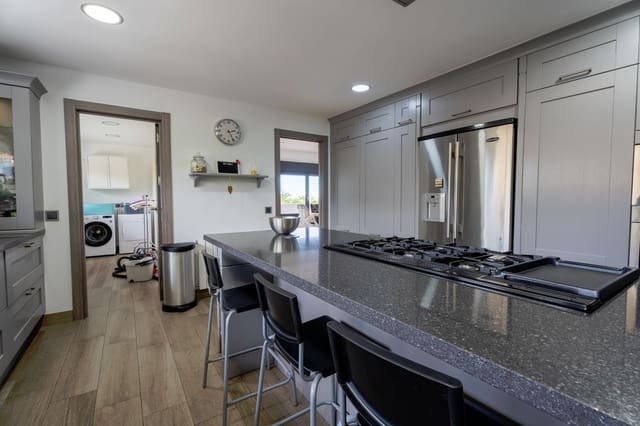 5 soverom Villa til salgs i Benidorm med svømmebasseng garasje - € 950 000 (Ref: 9202202)