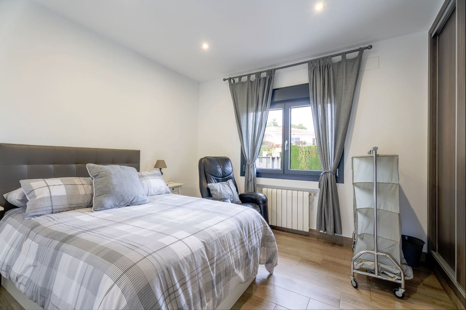 5 bedroom Villa for sale in Benidorm with pool garage - € 950,000 (Ref: 9202202)