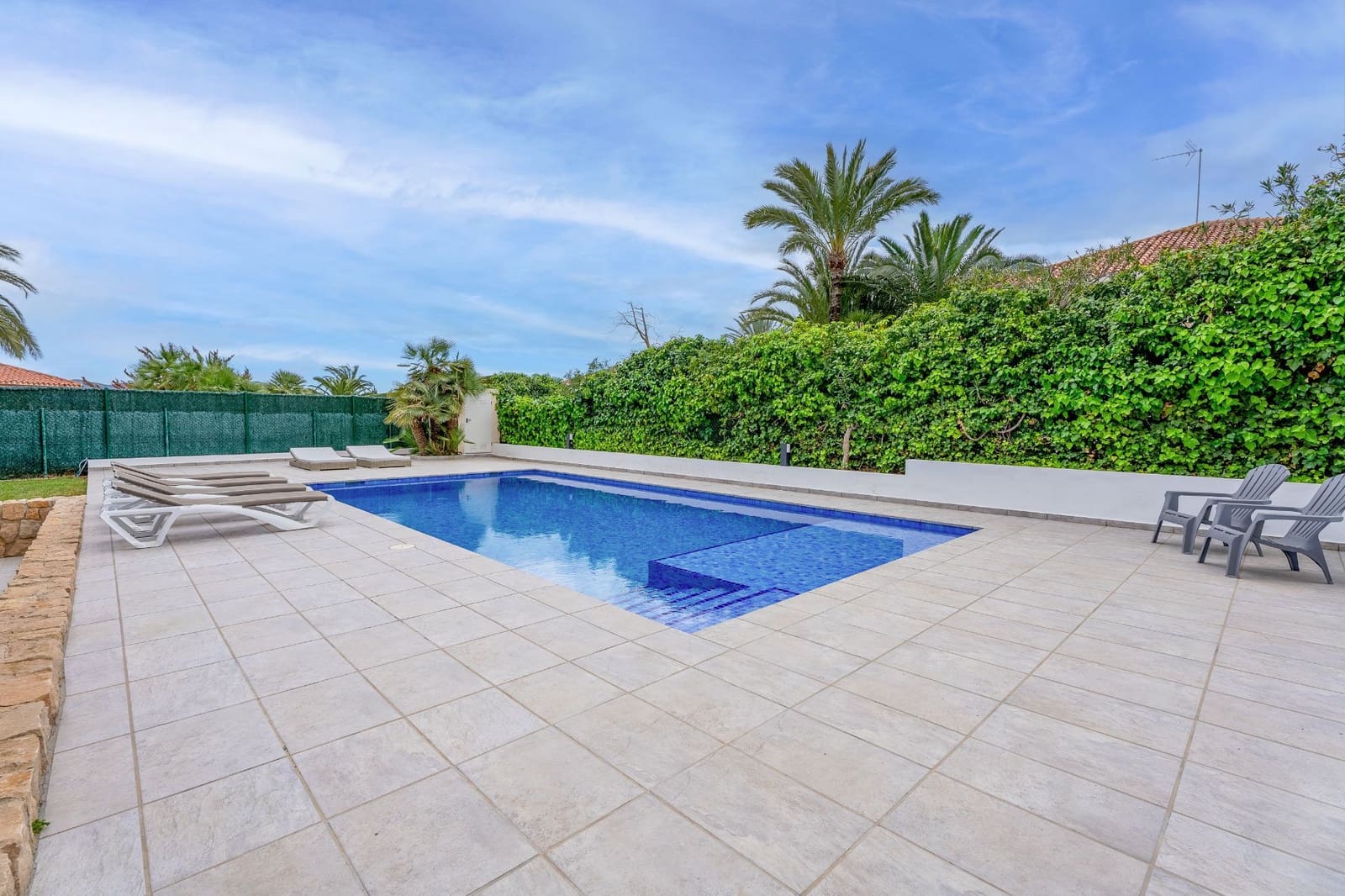 5 bedroom Villa for sale in Benidorm with pool garage - € 950,000 (Ref: 9202202)