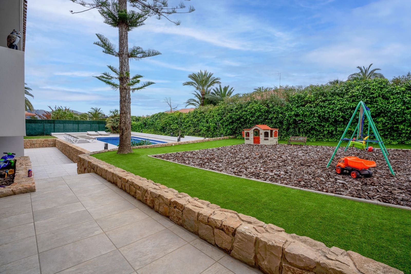 5 bedroom Villa for sale in Benidorm with pool garage - € 950,000 (Ref: 9202202)