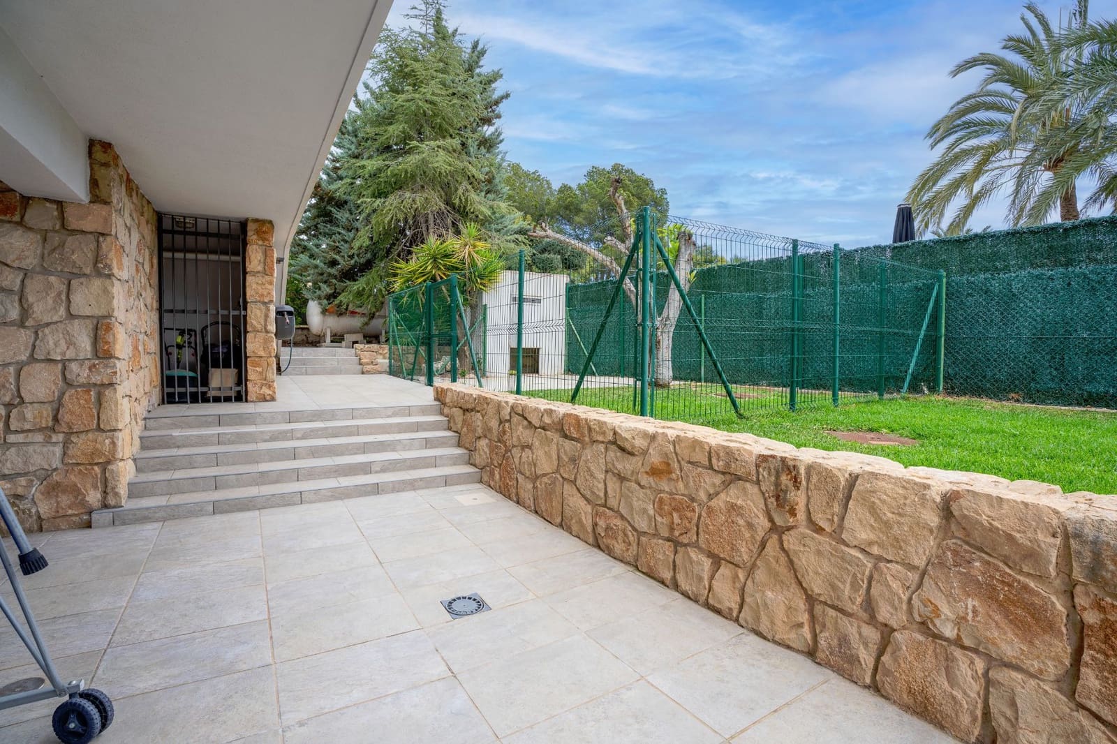 5 bedroom Villa for sale in Benidorm with pool garage - € 950,000 (Ref: 9202202)