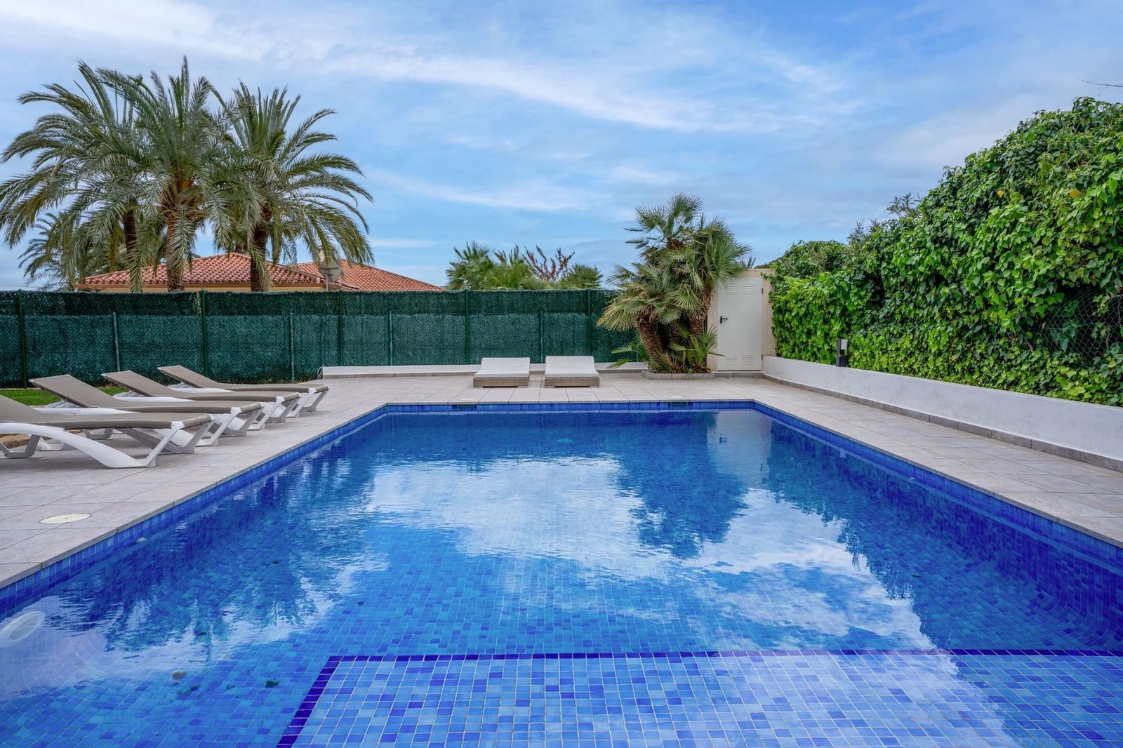 5 bedroom Villa for sale in Benidorm with pool garage - € 950,000 (Ref: 9202202)