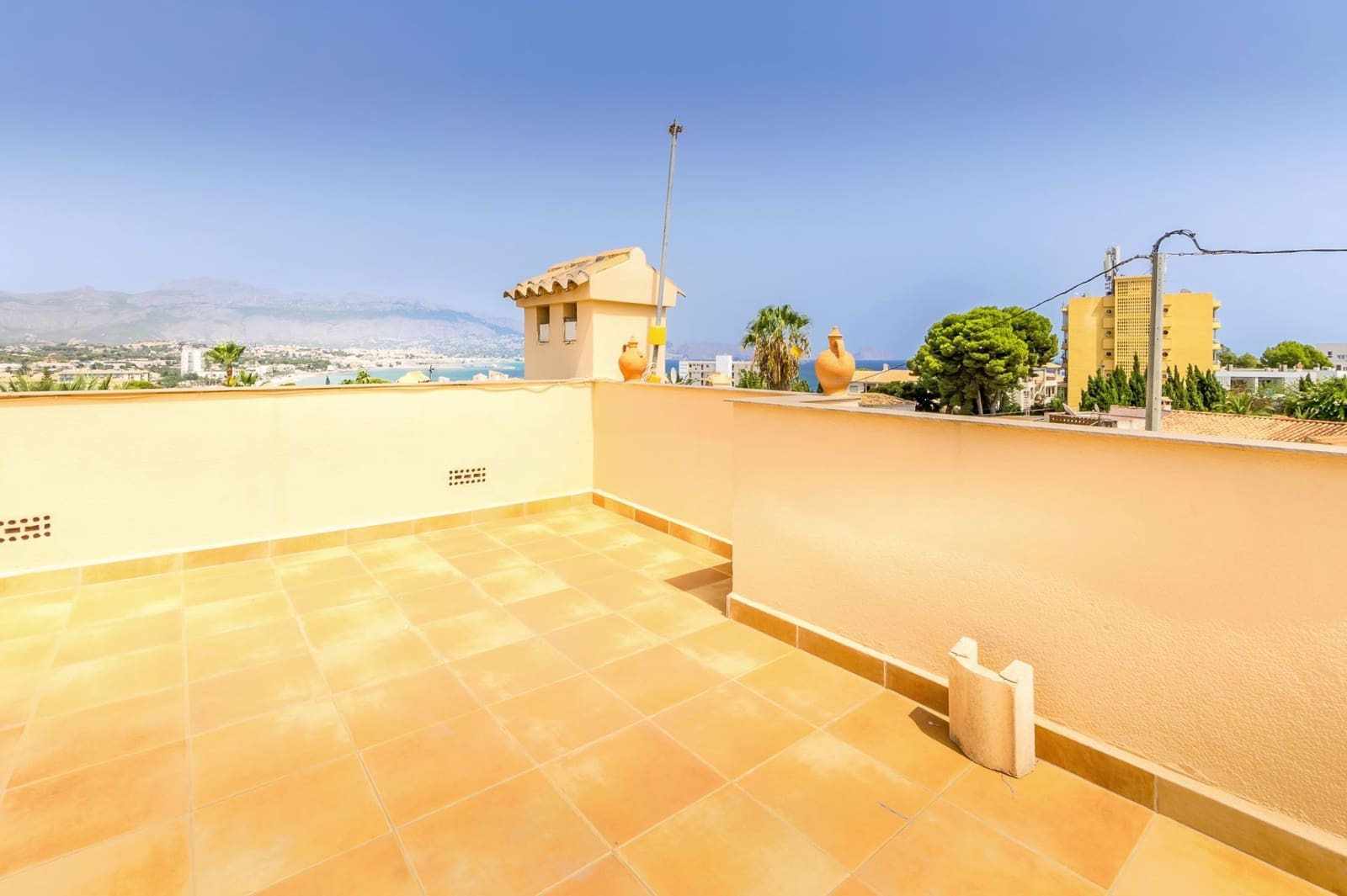 3 soverom Kjedet enebolig til salgs i Albir med garasje - € 389 000 (Ref: 9226232)