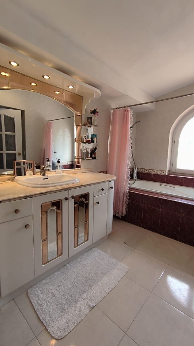 3 slaapkamer Villa te koop in Alfaz del Pi / L'Alfas del Pi met garage - € 420.000 (Ref: 9232342)